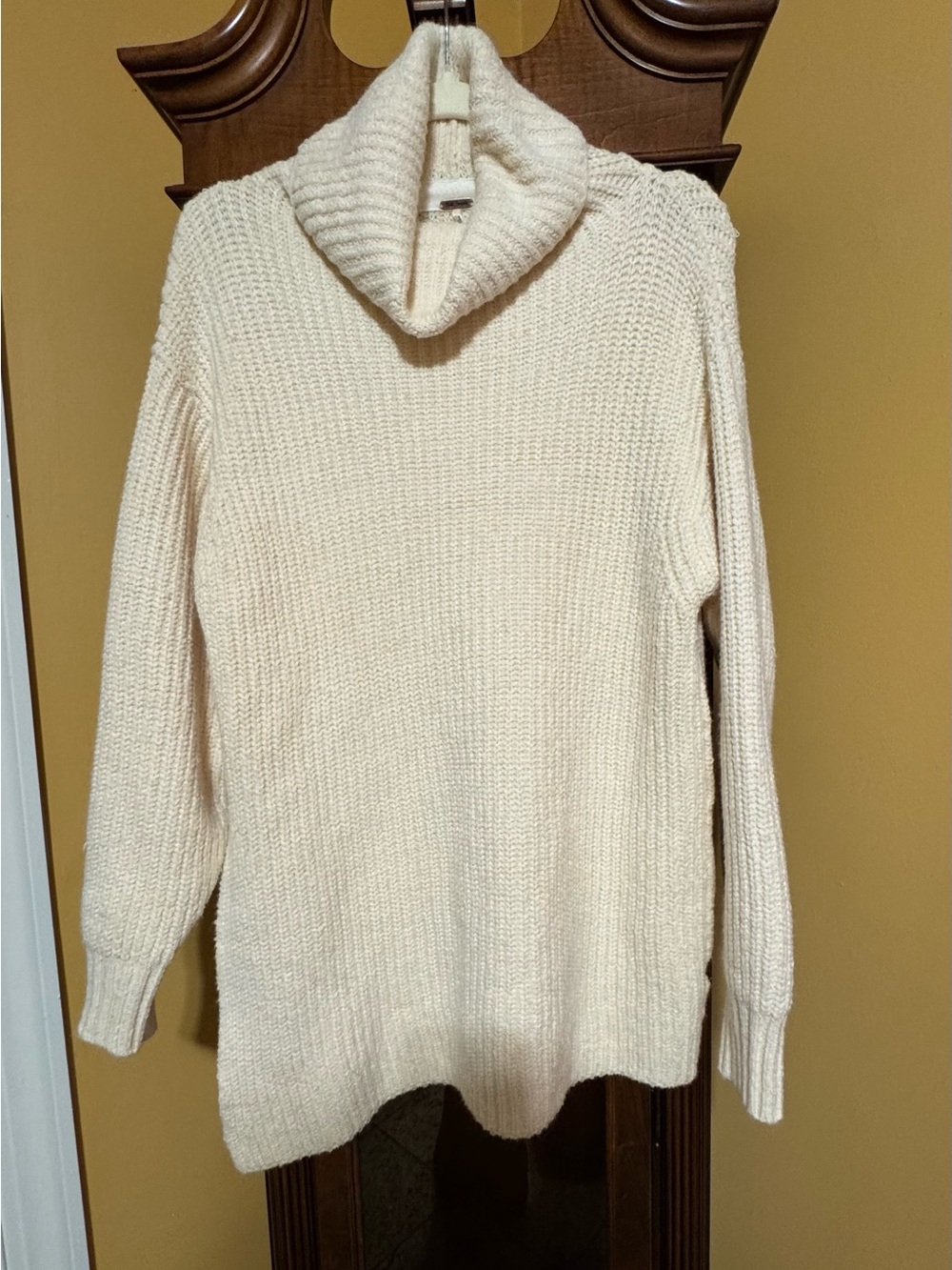 Free People Eleven Oversized Side Slit Turtleneck Tunic Sweater Cream XS AS IS